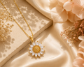 CRYSTAL FLOWER NECKLACE ✨🌼