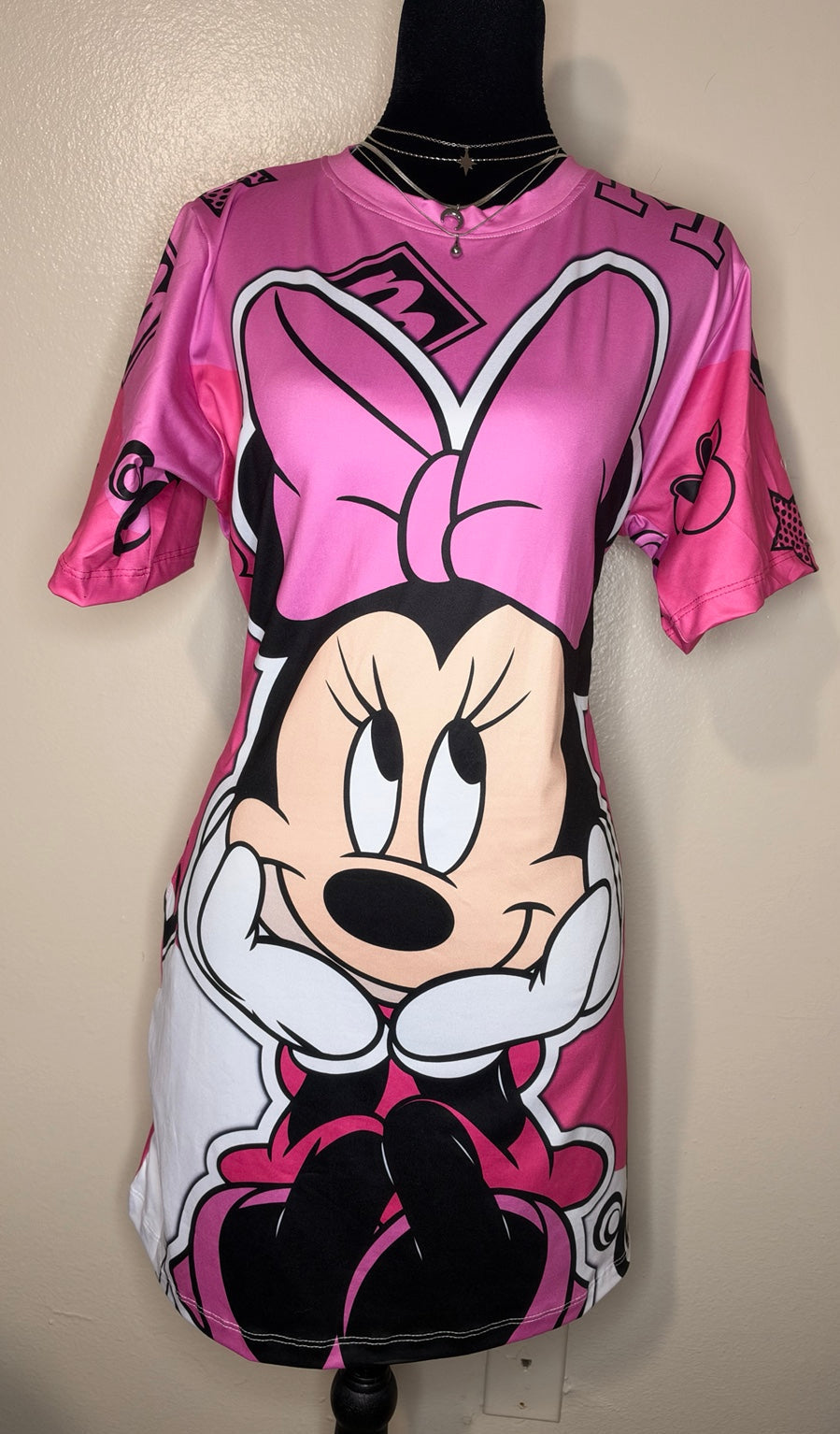 Women's short sleeve graphic T-shirt dress - Pink Minnie Print